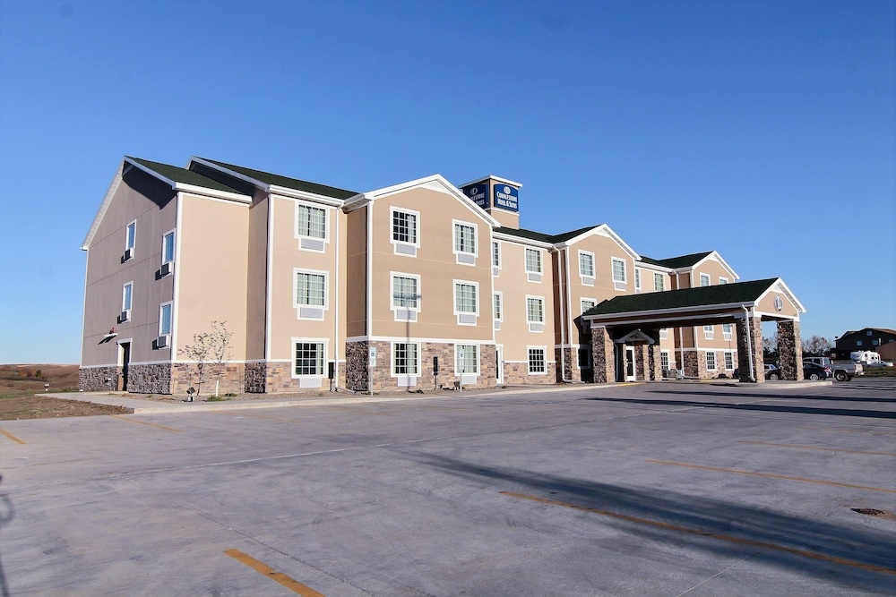 Cobblestone Hotel & Suites - Beulah 1/62