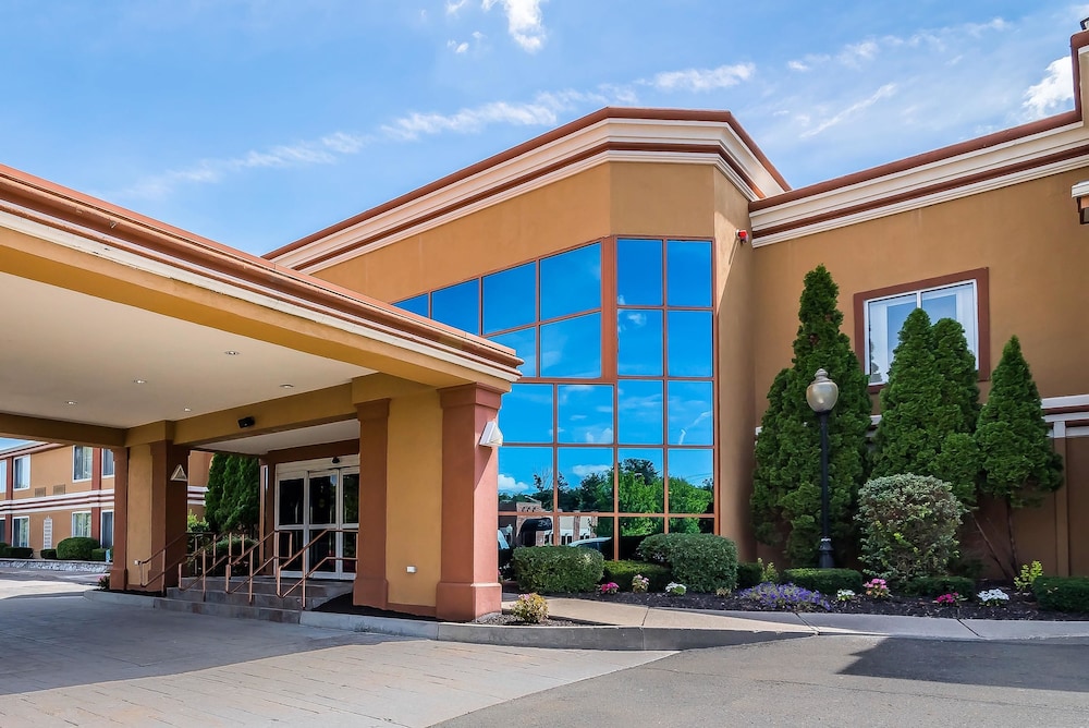 Quality Inn & Suites Albany Airport 1/36