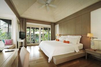 Pool, Village, Double or Twin Bed, Pool Access