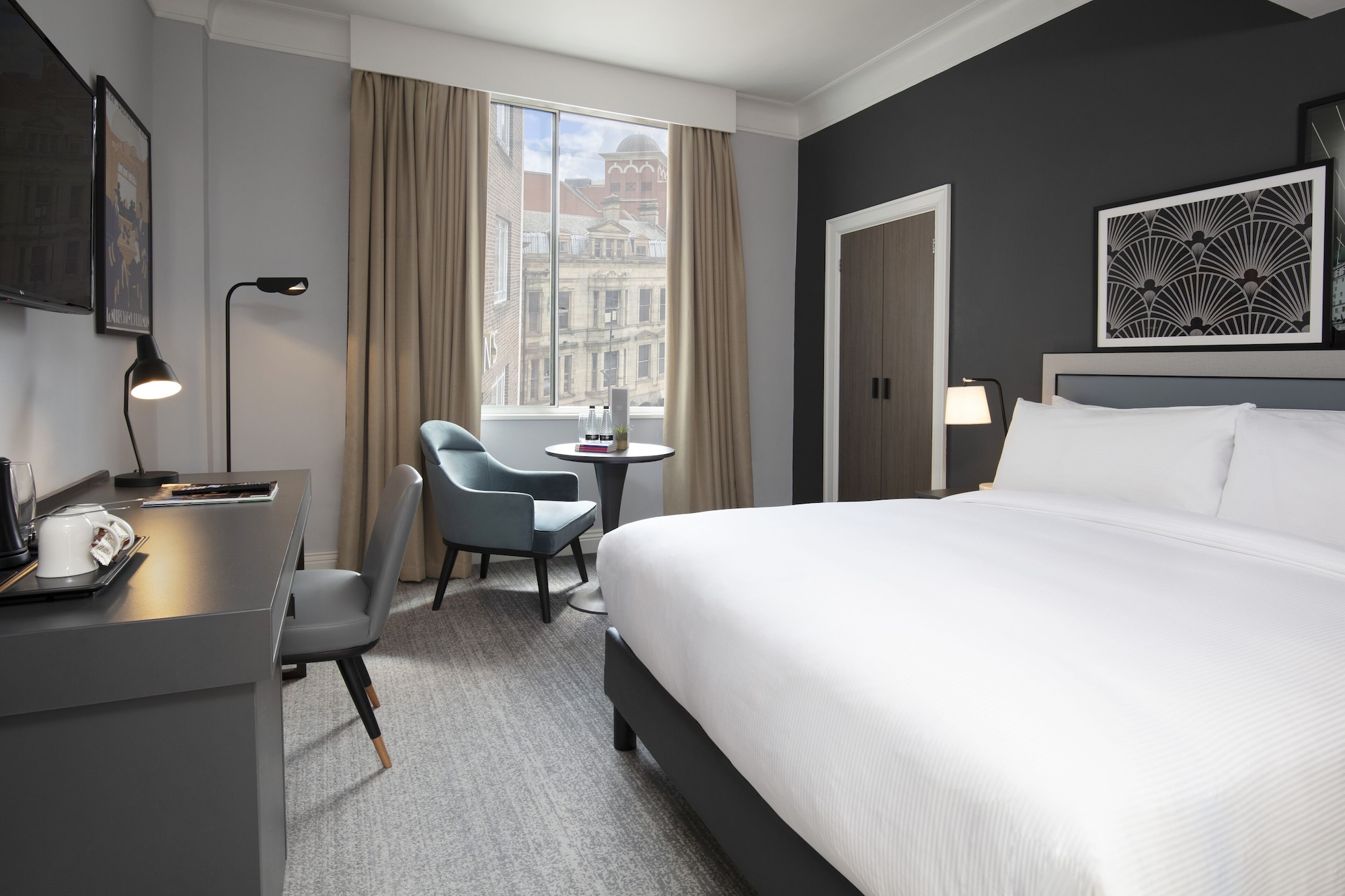 CITY, SUPERIOR, KING BED, SQUARE VIEW