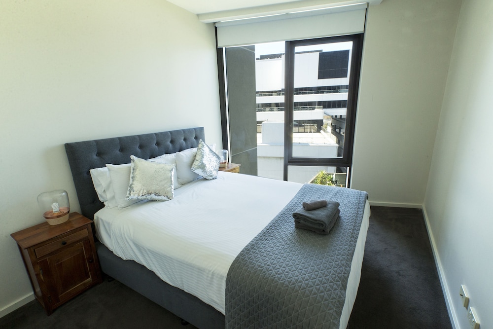 Waterfront Apartments Melbourne 21/56