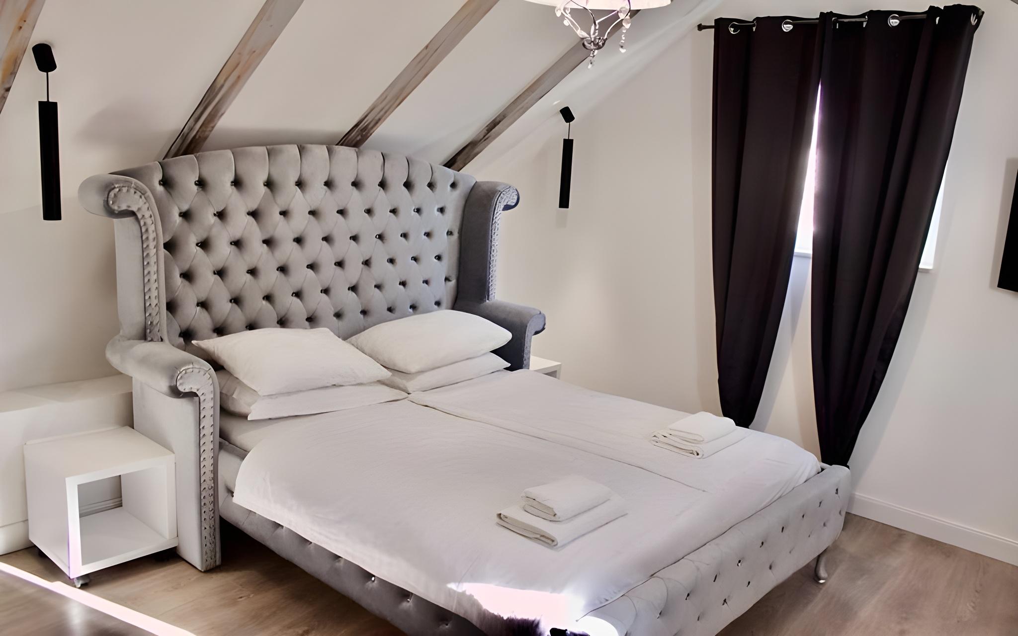 Grand, Suite, King Bed, Balcony, Private Wing
