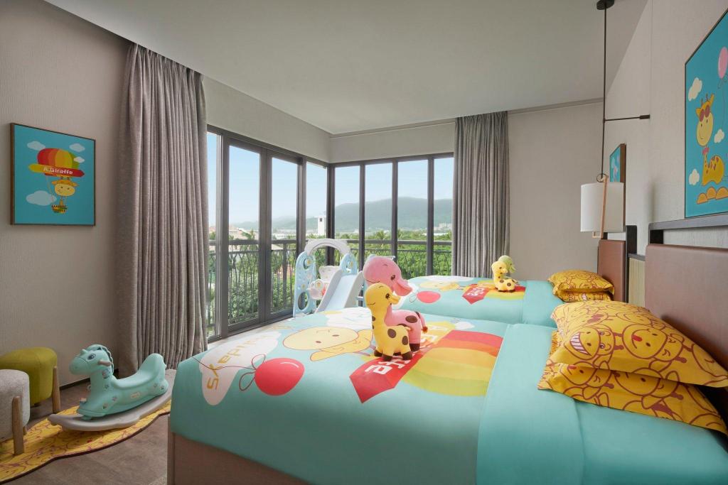 Kids Fun, Guest Room, 2 Double Beds، Marriott Yalong Bay 2/3