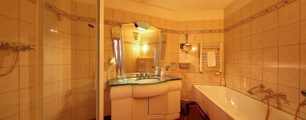 AXXON Hotel 40/41