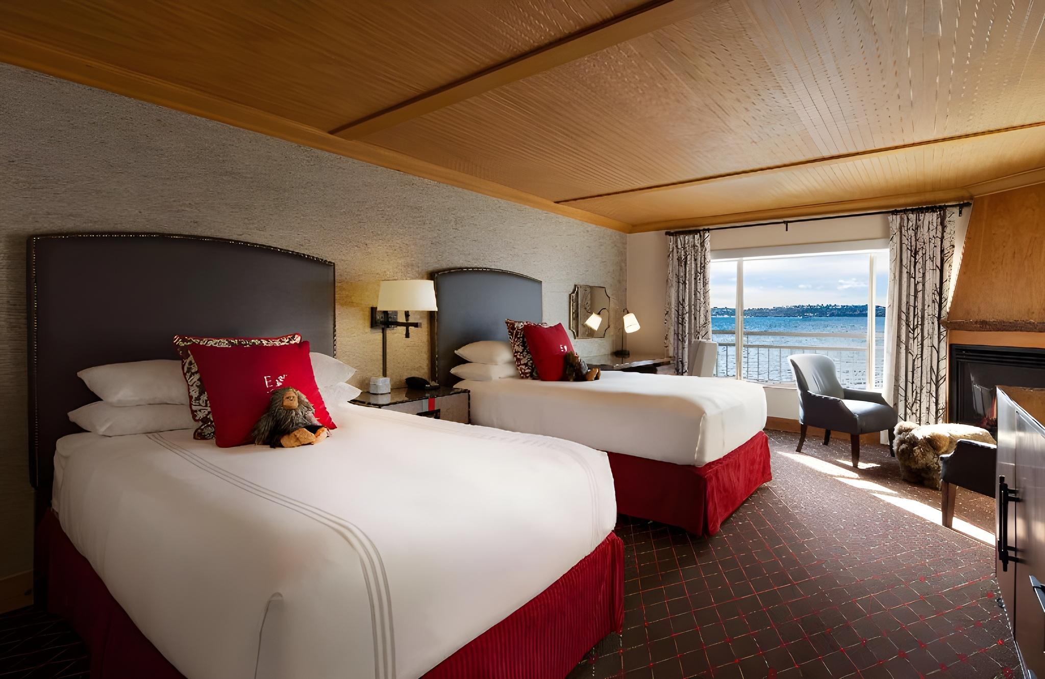 Deluxe, Water Front