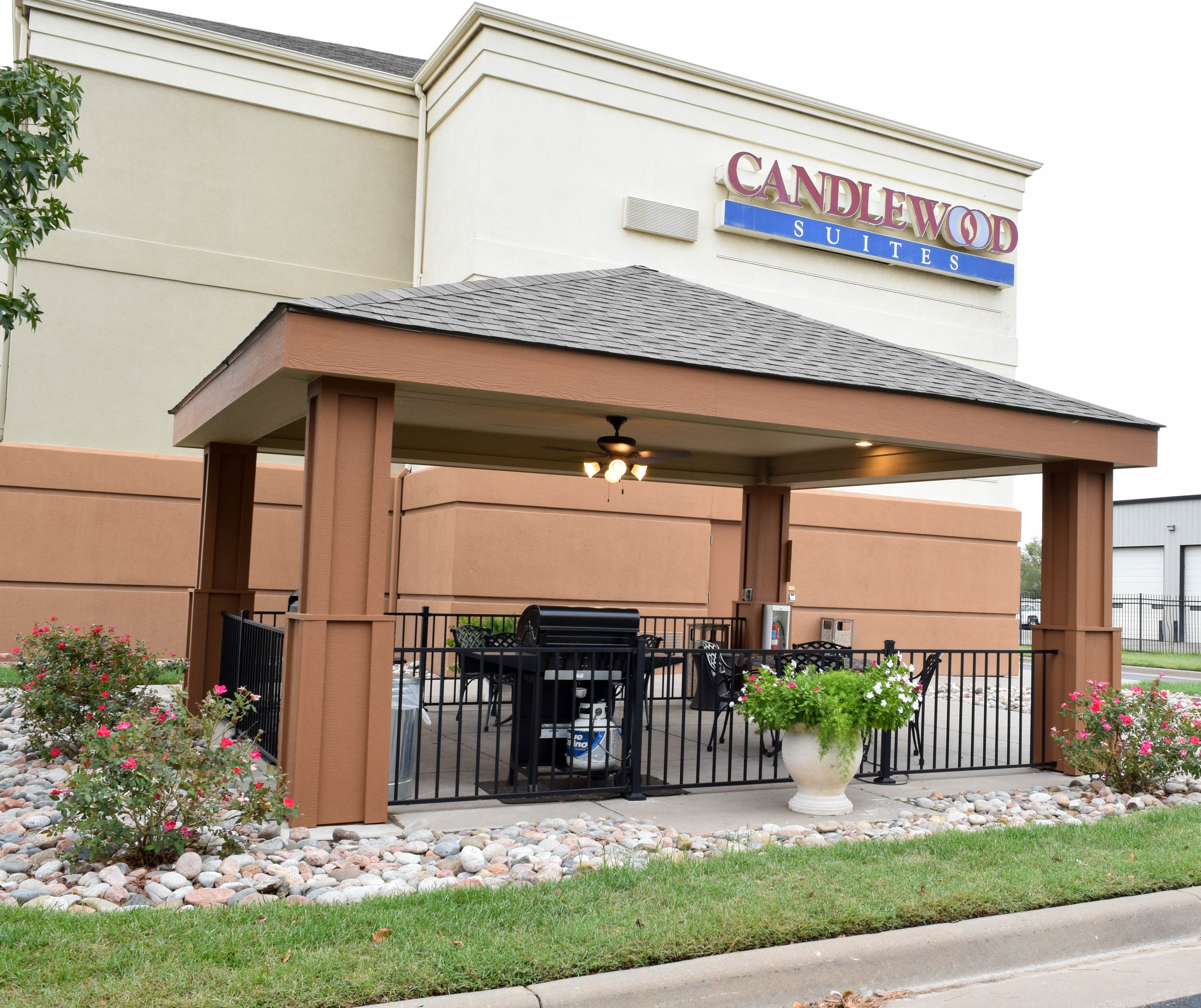 Sonesta Simply Suites Wichita Airport 4/69