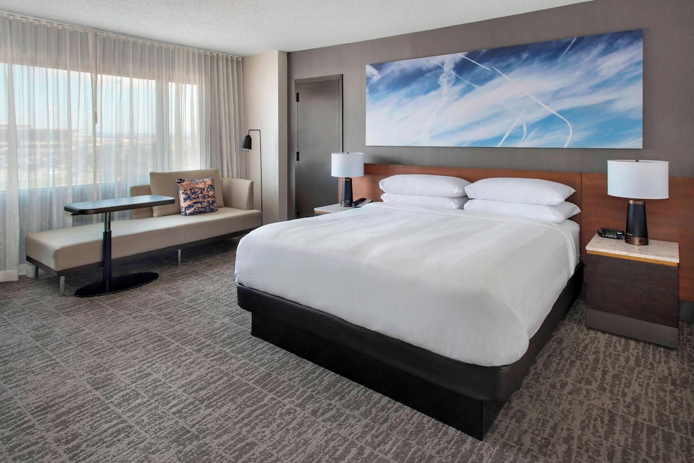 Room at Newark Liberty International Airport Marriott, NEWARK - NJ