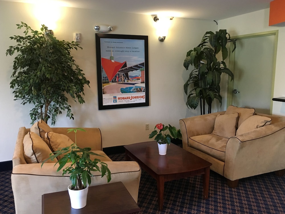 Howard Johnson by Wyndham Houma 24/36
