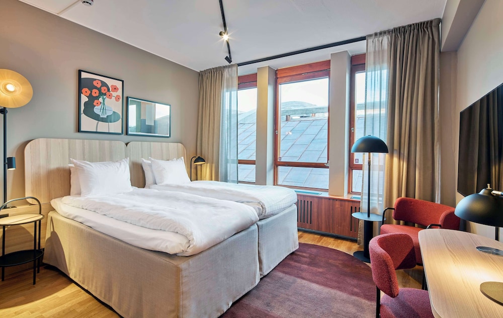 STANDARD, KING BED