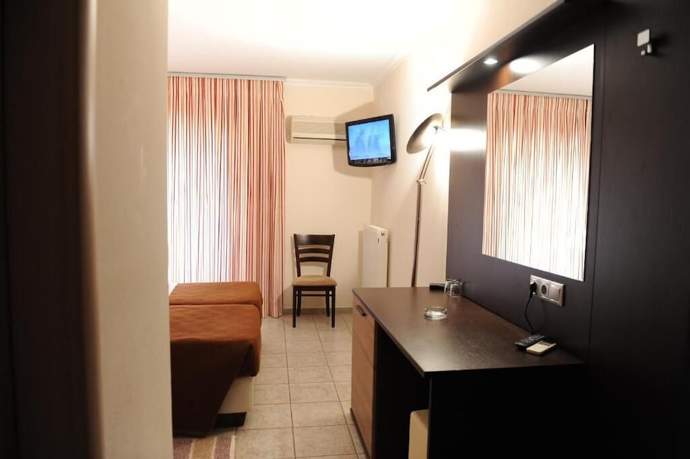 KAIAFAS LAKE HOTEL 42/67