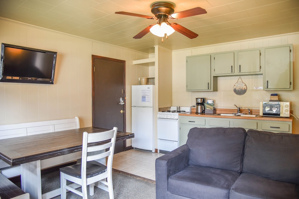 Alpine Lodge 33/50