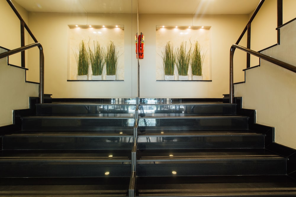 Seasons Siam Hotel 10/55
