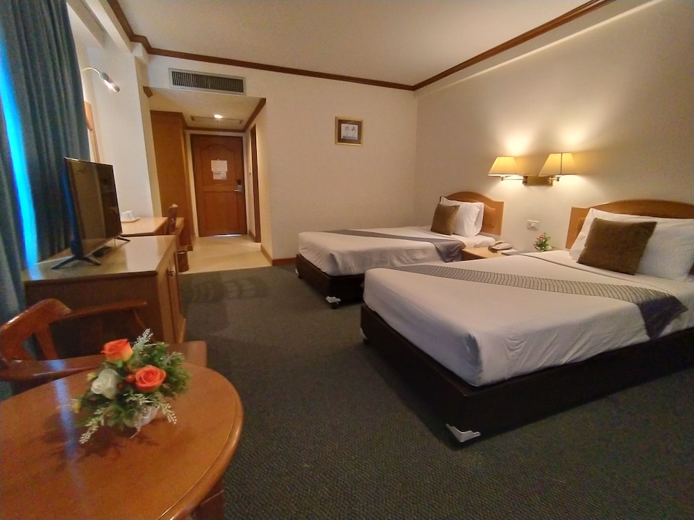 Sing Golden Place Hotel 13/52