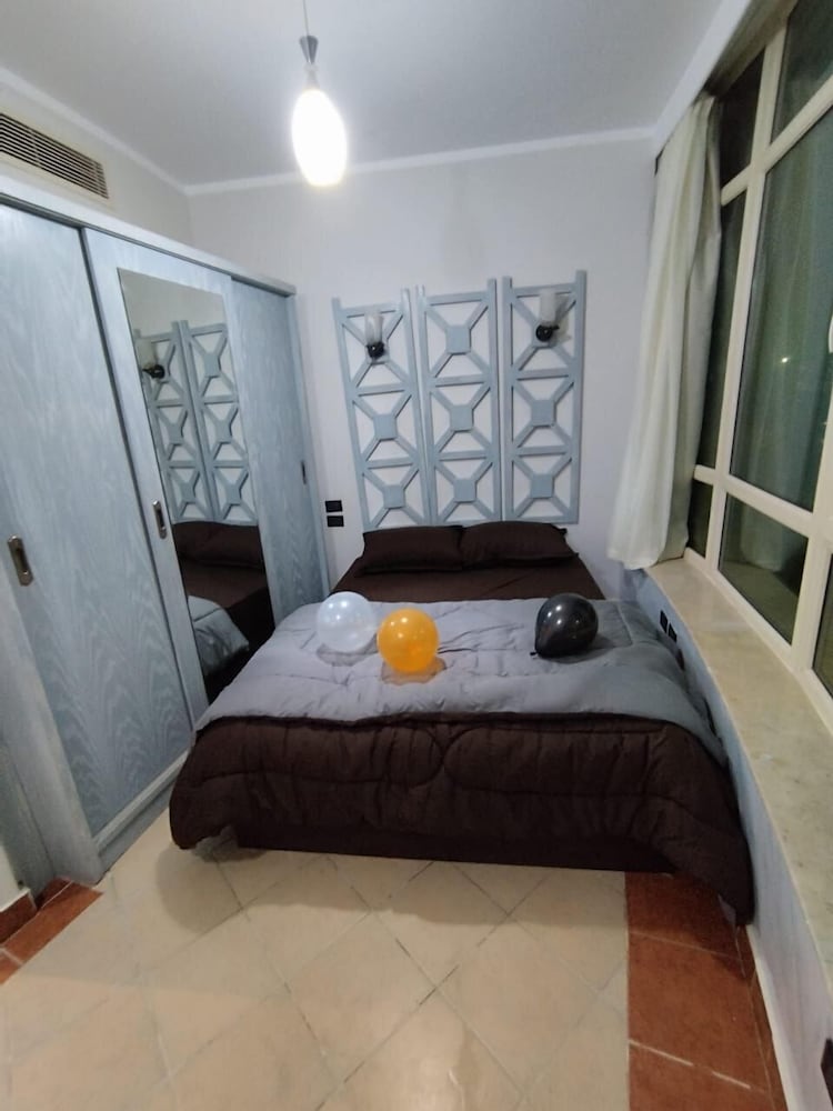 Royal Beach Serviced Apartments 35/75