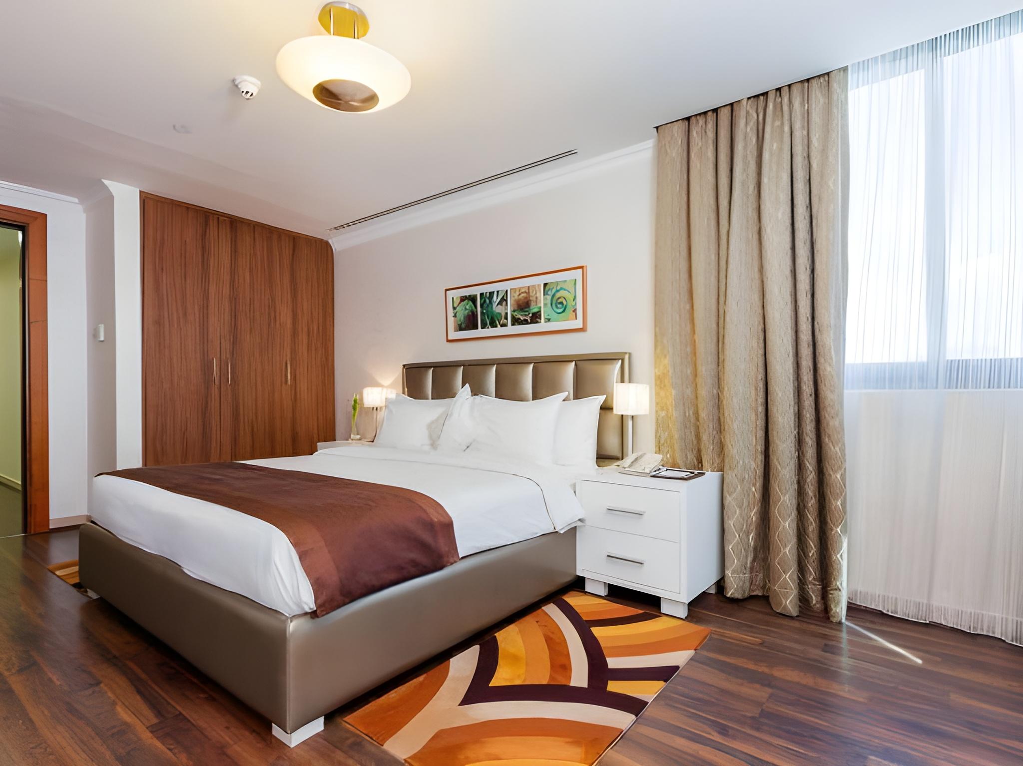 3 Bedrooms, Deluxe, Apartment, Partial Marina View
