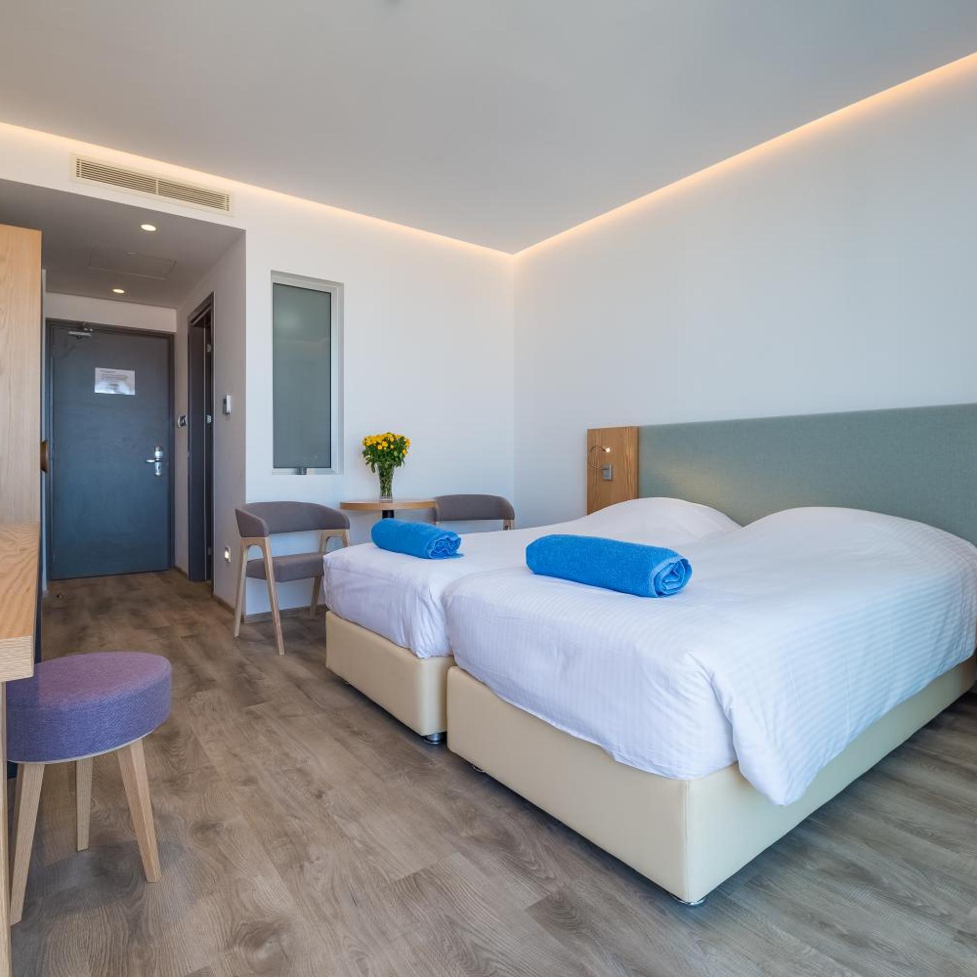 Room, Inland View