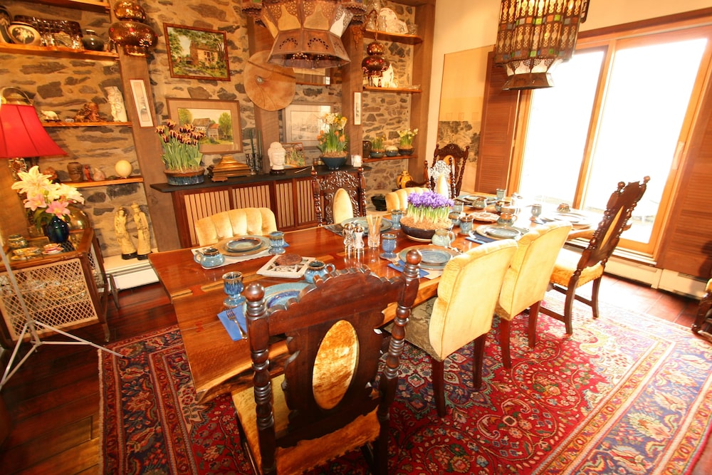 Alpenhof Bed and Breakfast 42/52
