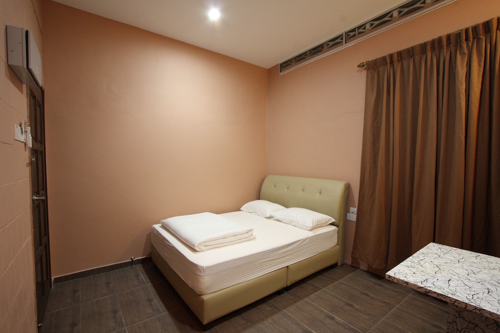 Shamrock Guest House Ii 8/31