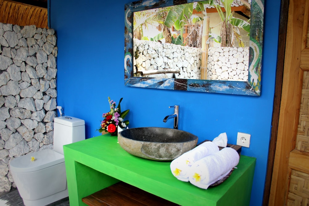 The Calmtree Bungalows 33/64