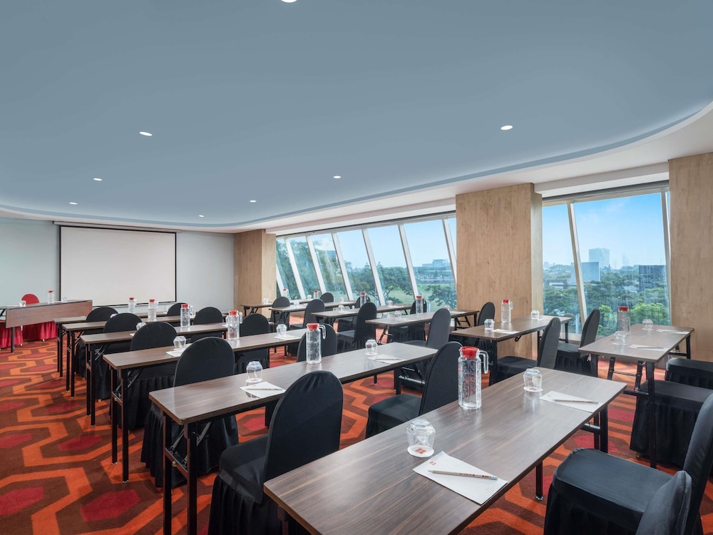 Ibis Gading Serpong 39/43