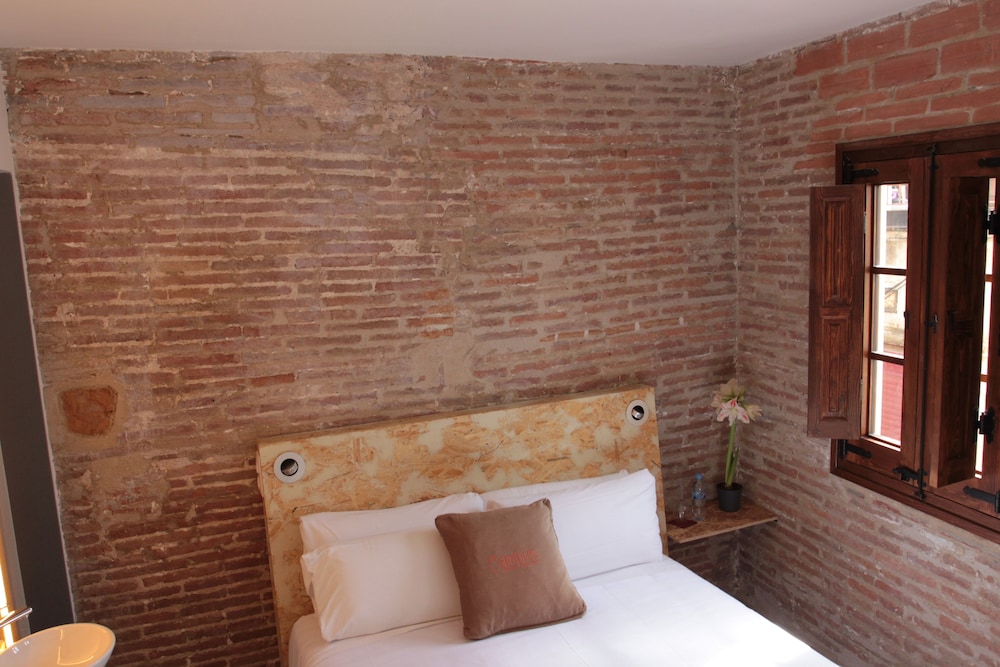 Amfores Boutique Guest House 64/65
