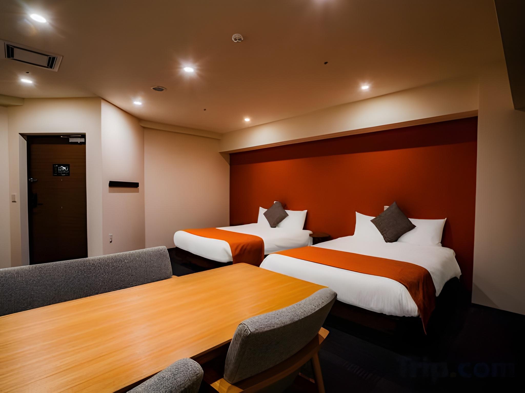 Universal, Casual, Suite, Twin Beds