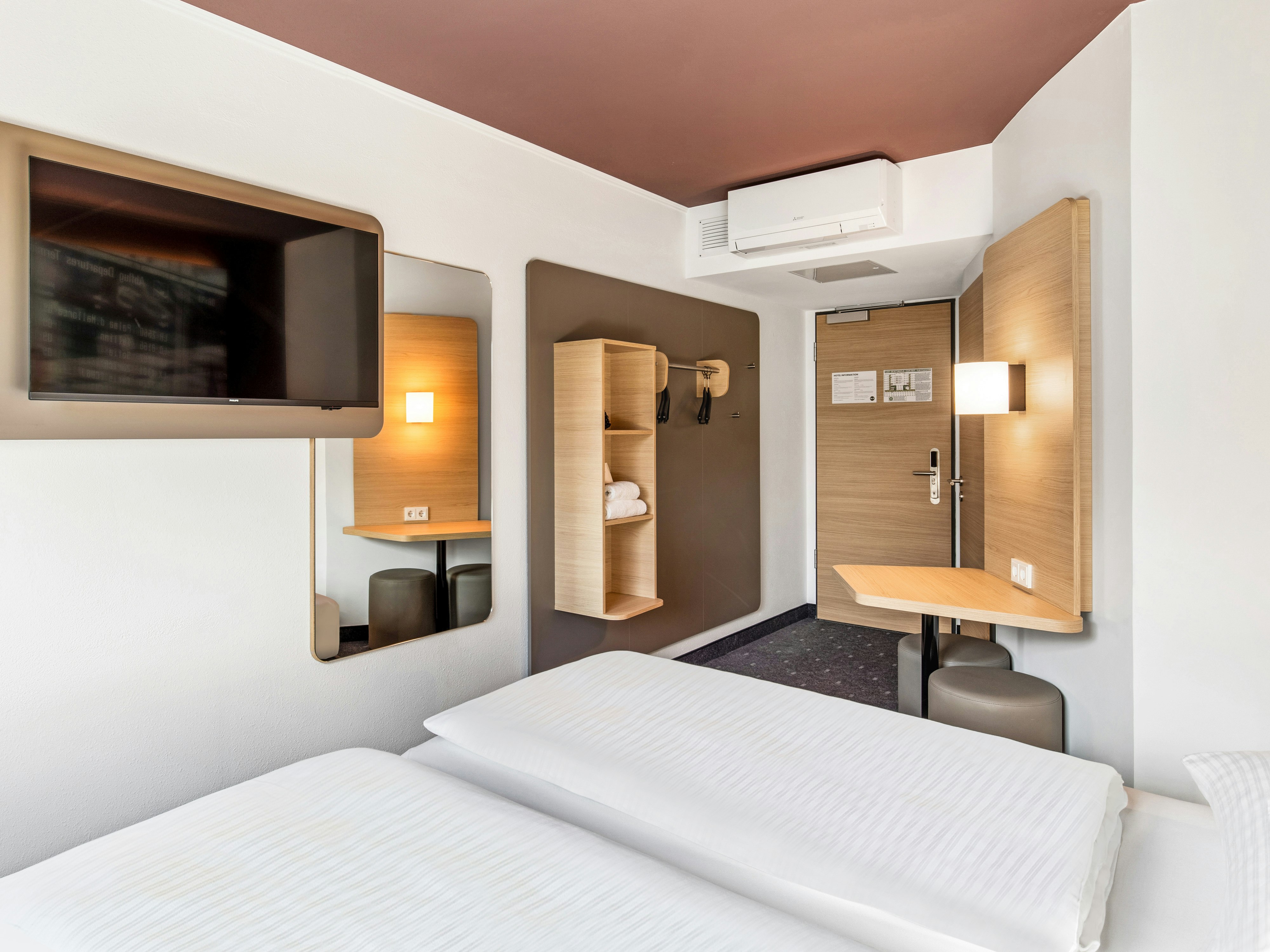 B&B HOTEL Hamburg-Airport 3/12
