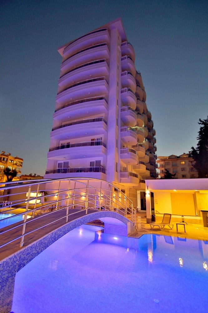 Ramira Joy Hotel 20/40