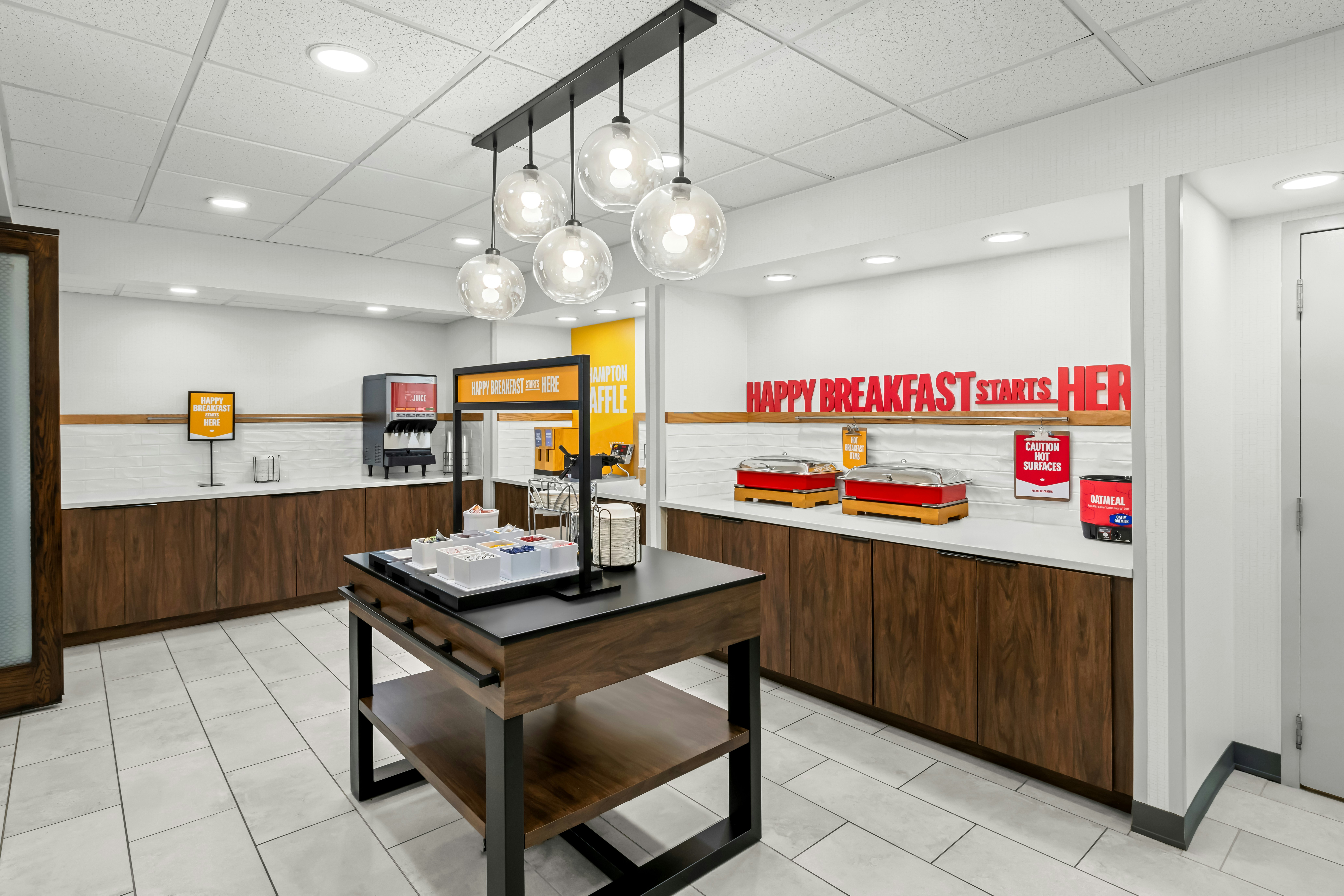 Hampton Inn and Suites Charlotte Airport 11/63