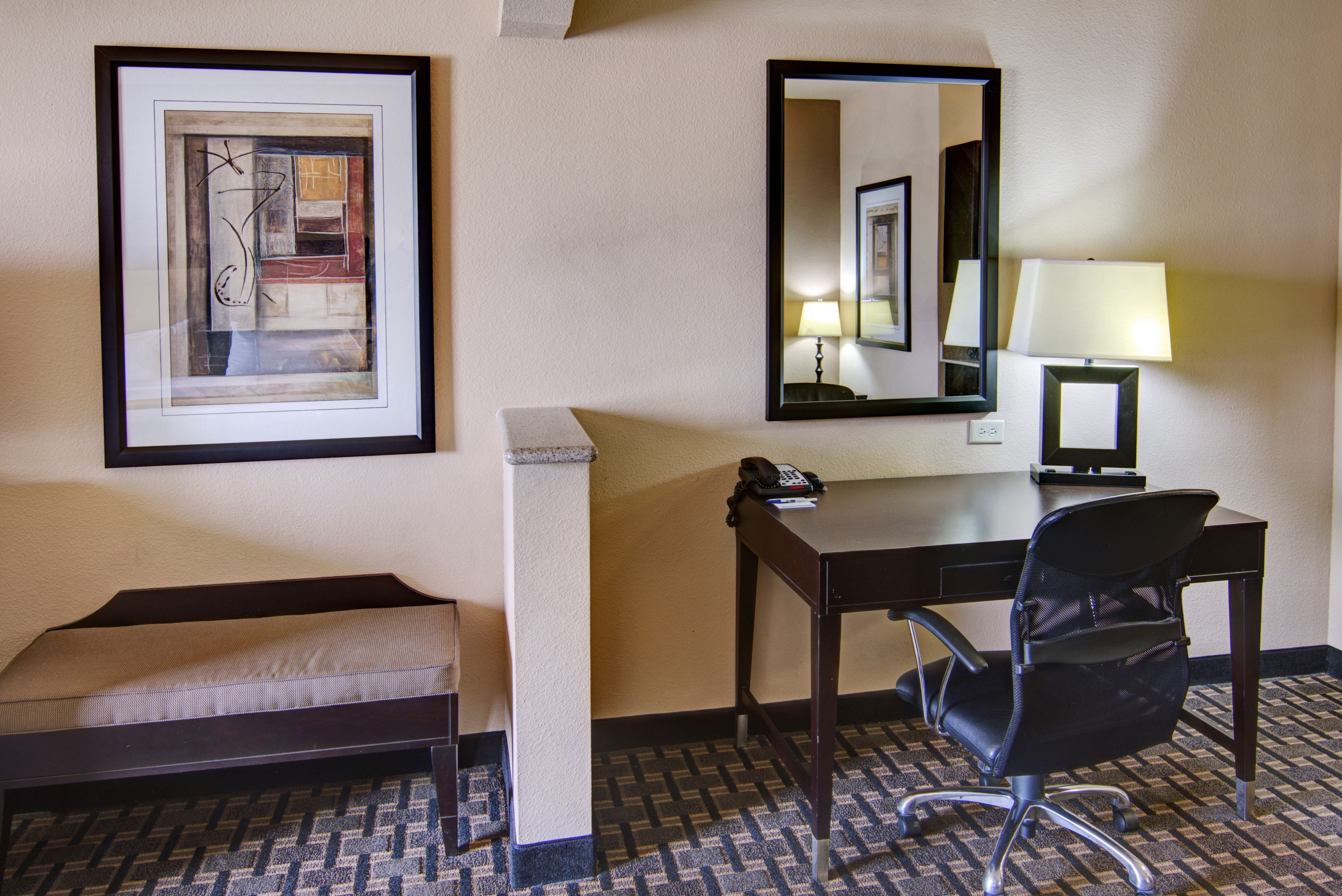 Holiday Inn Express Hotel and Suites Paris 18/30