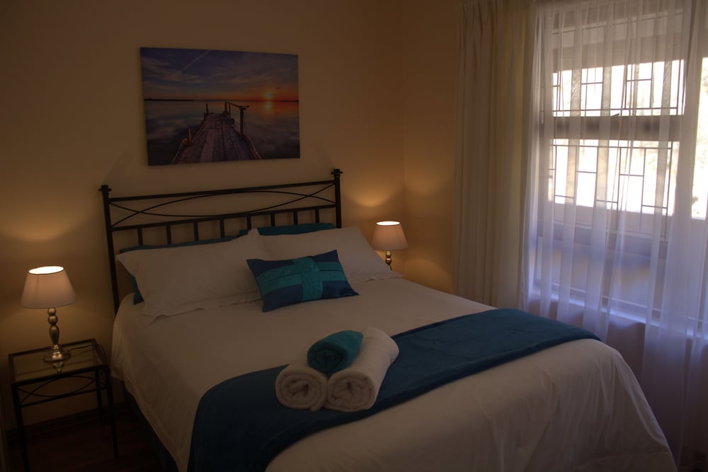 Aquamarine Guest House 34/73