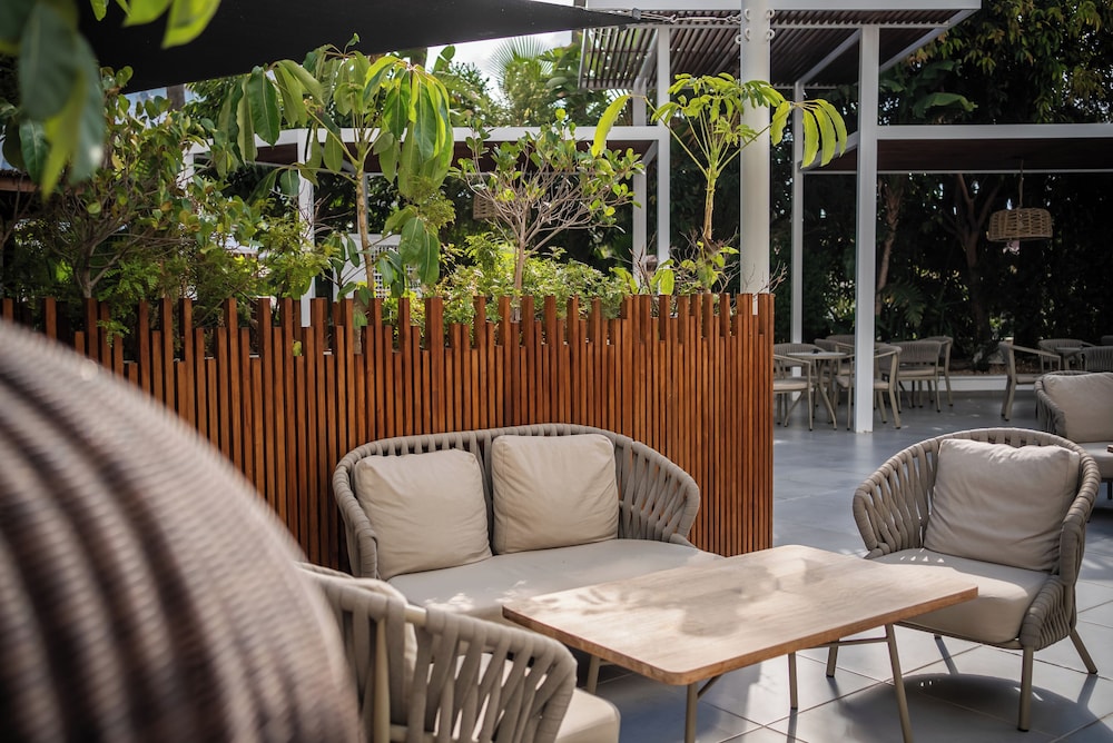 Margadina Lounge Hotel 28/35