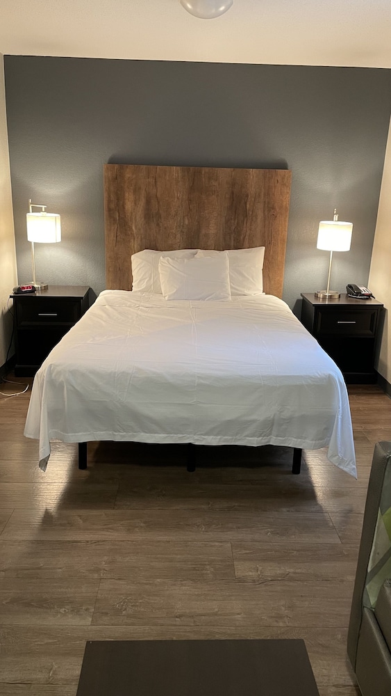Sonesta Simply Suites Memphis 14/50