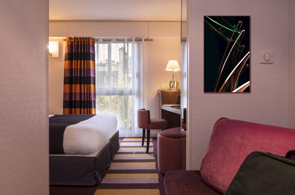 Ampere Hotel 46/80