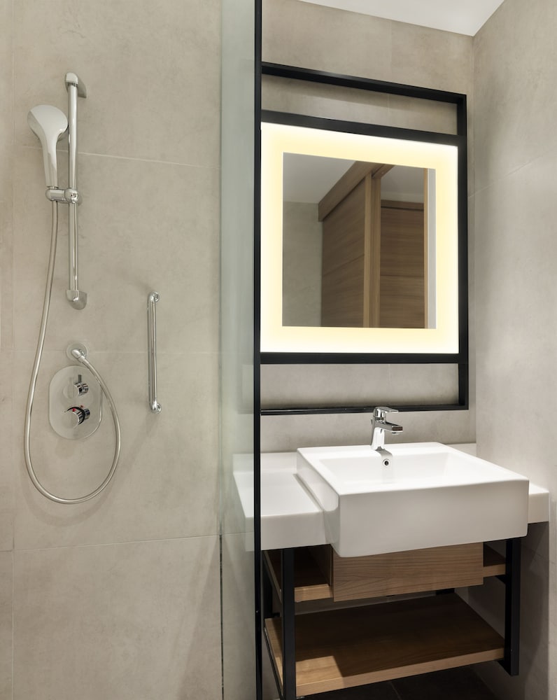 Hilton Garden Inn Jakarta Taman Palem 17/63
