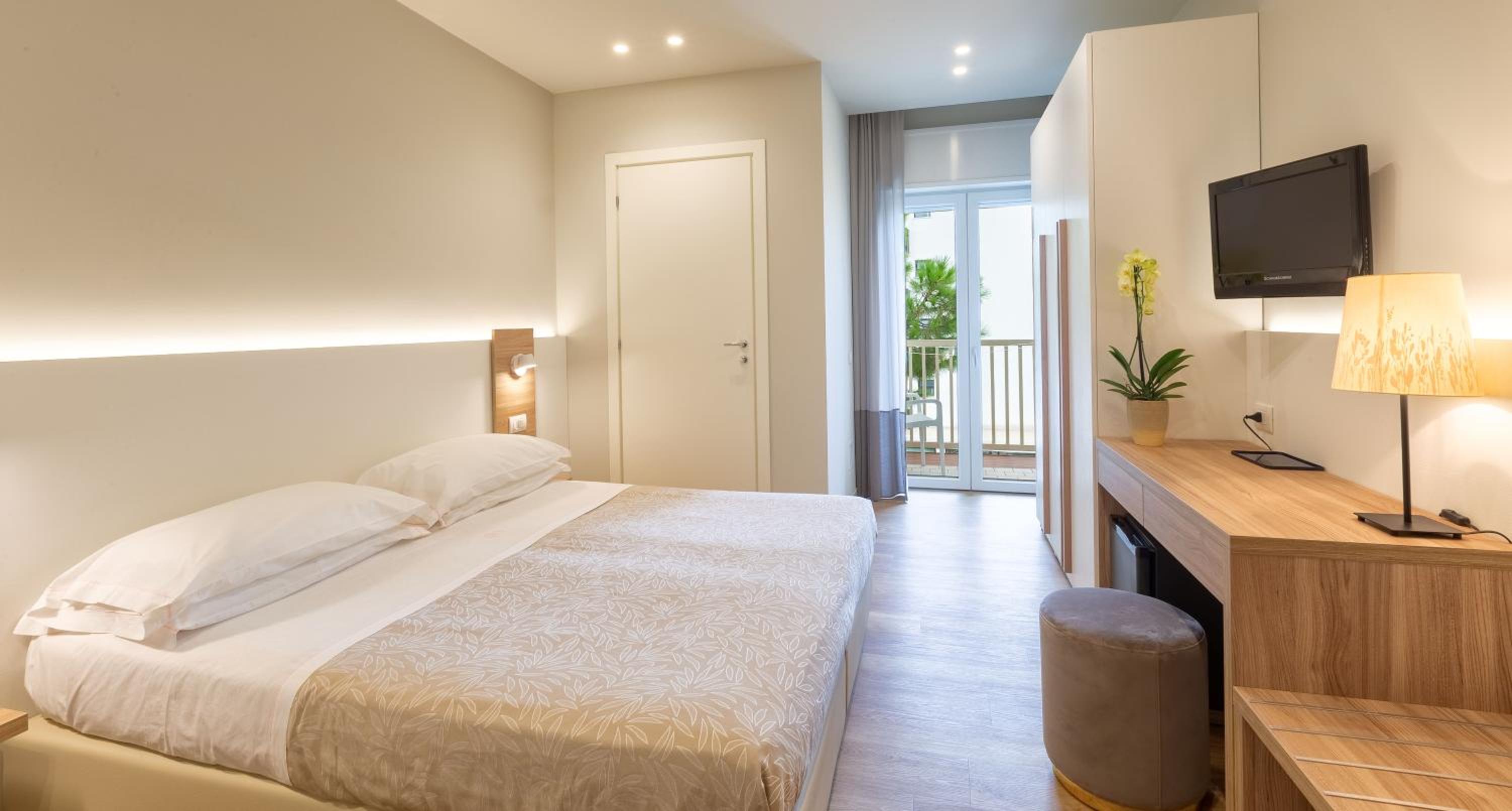 Room, Double or Twin Bed, Lateral Side Sea View، Hotel Gemma 3/10
