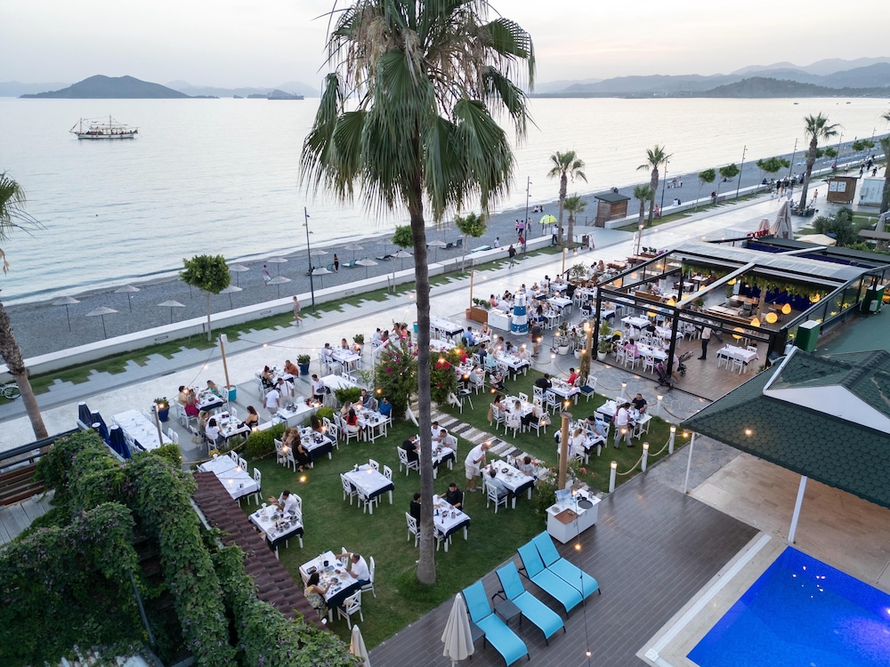 Uras Beach Hotel 44/50