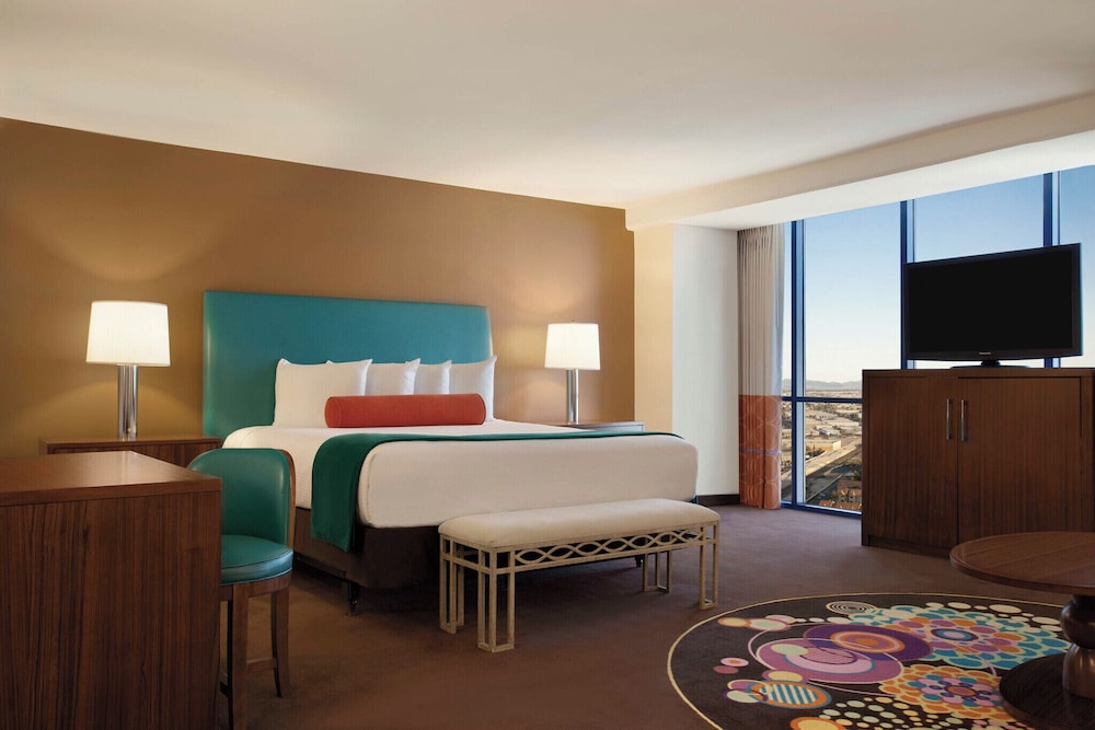 Suite, 2 Queen Beds, Strip View, Rio Hotel & Casino - Masquerade Tower 3/6