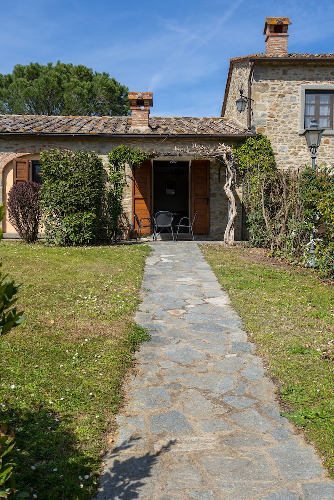 Borgo San Pietro 72/78