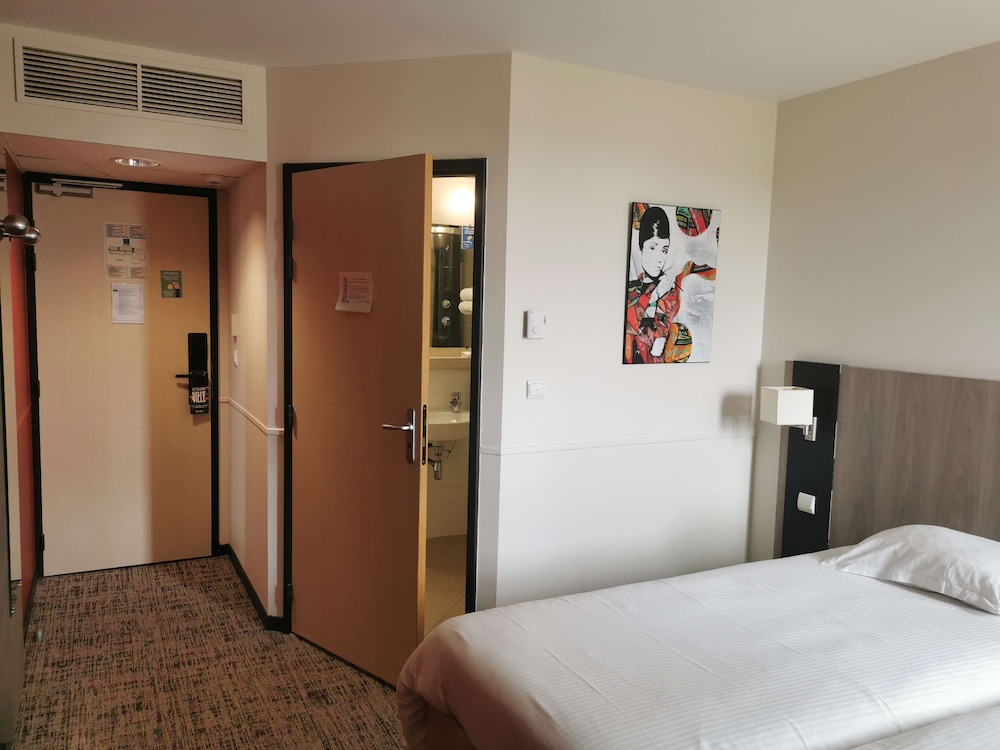 MERCURE Chartres Est 24/65