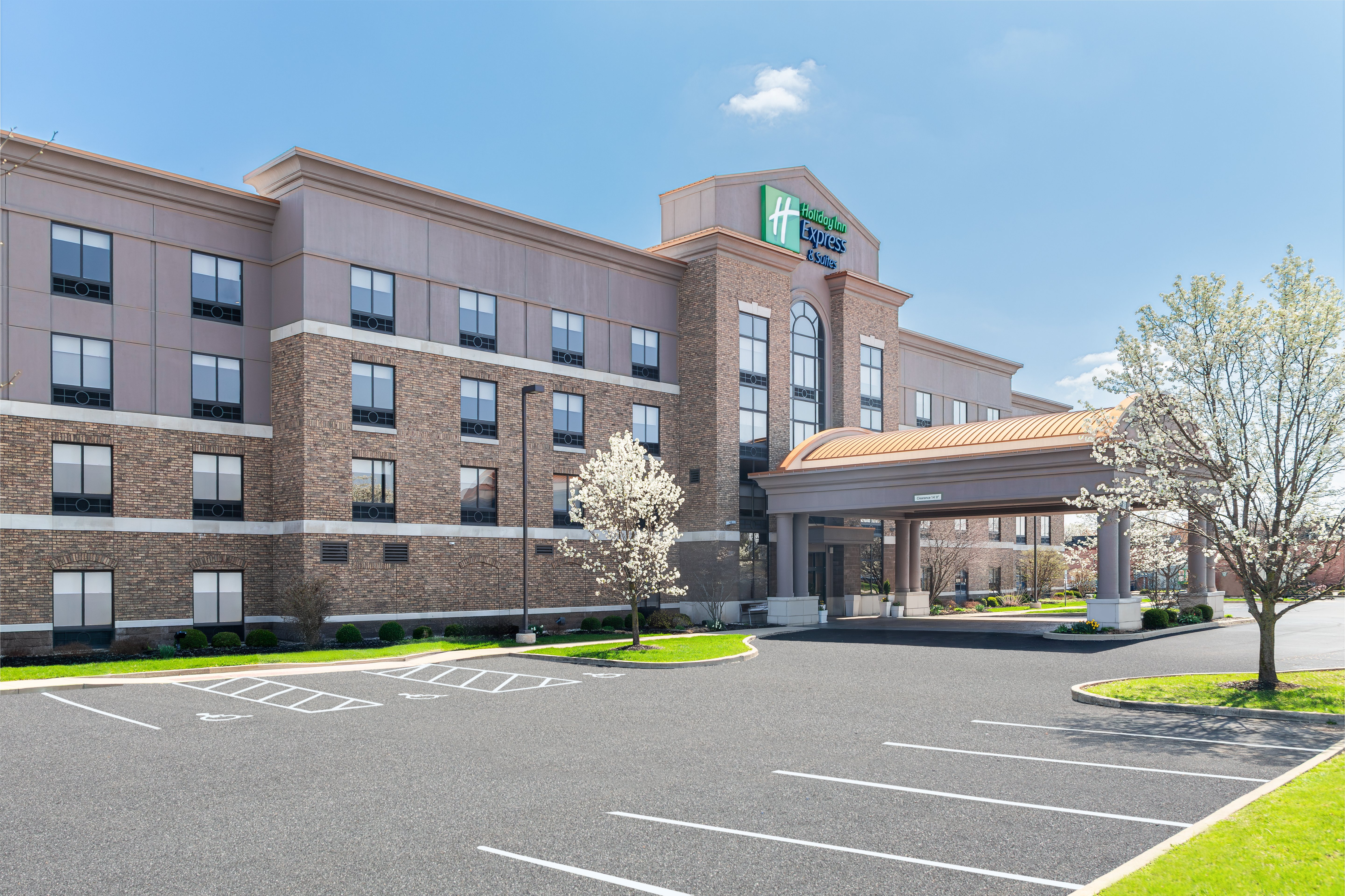 Holiday Inn Express Hotel And Suites Columbus Edinburgh 44/46