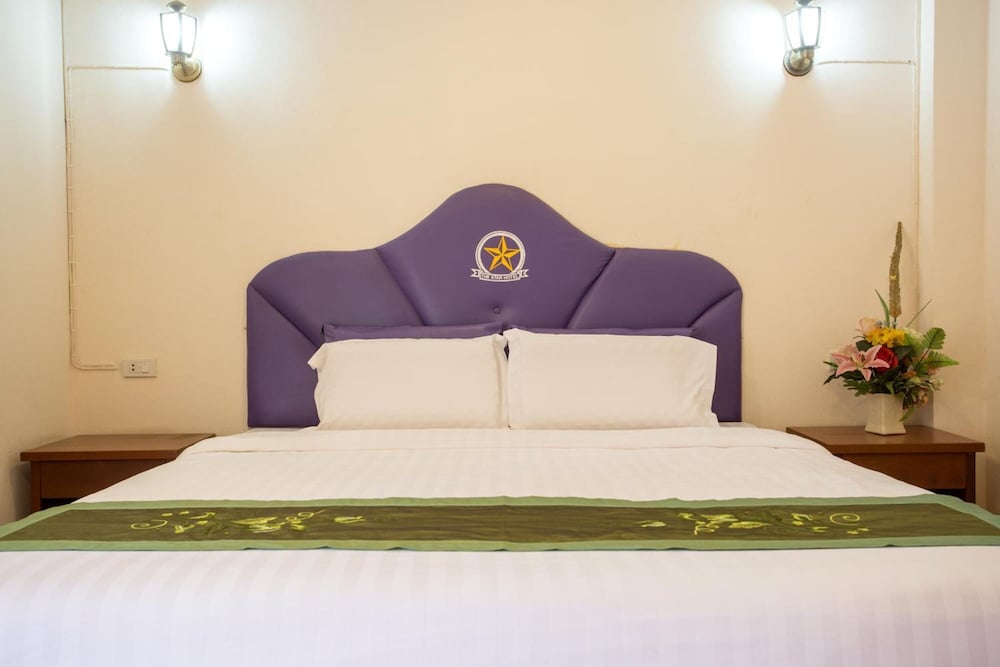The Star Hotel 24/45