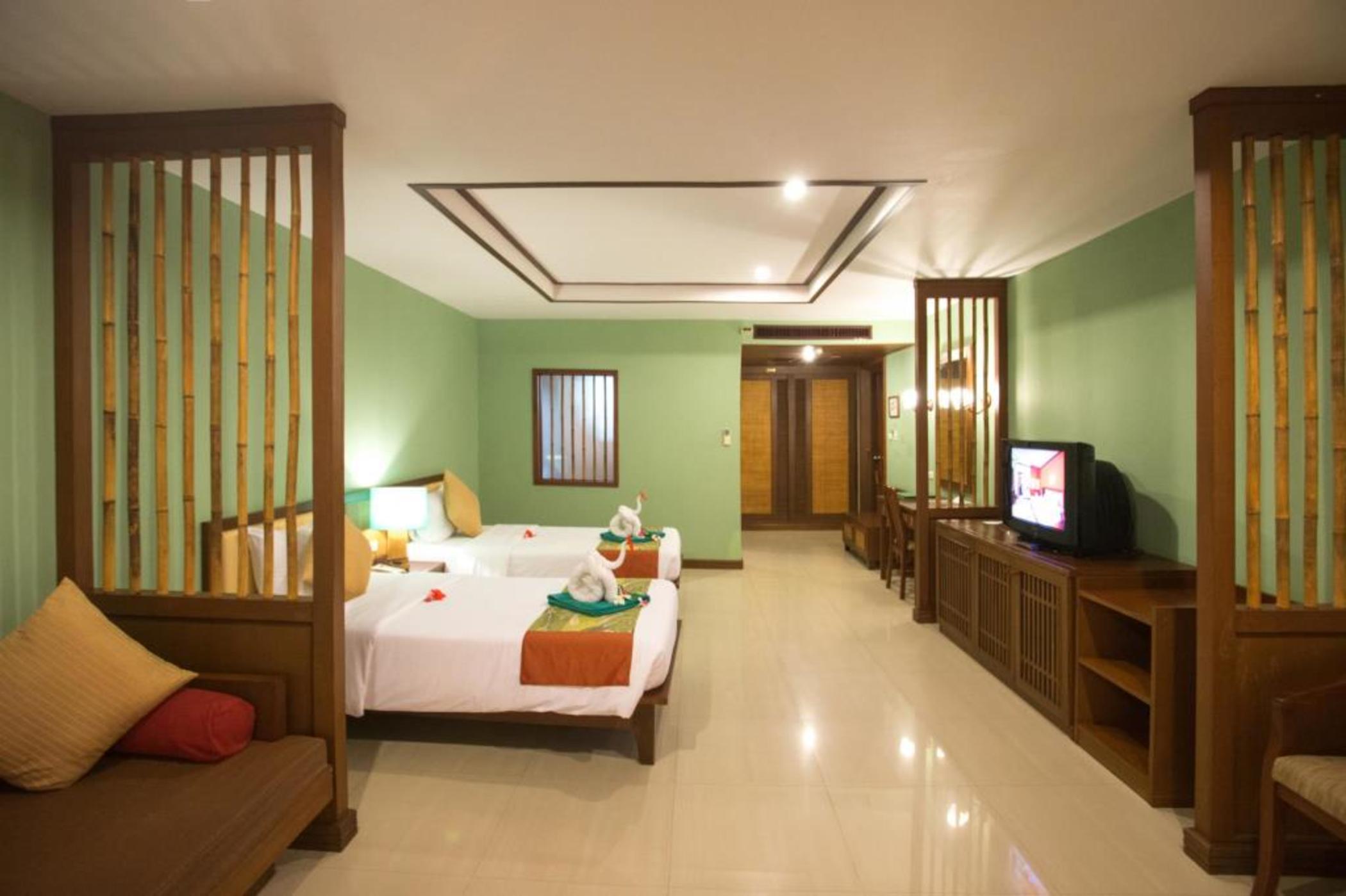 Hotel and Beach Bungalow at Lanta Resort 18/55
