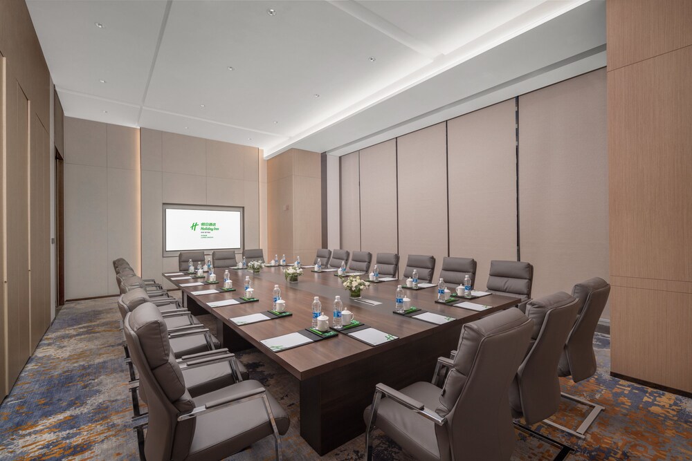 Holiday Inn Luzhou Longjian 39/43