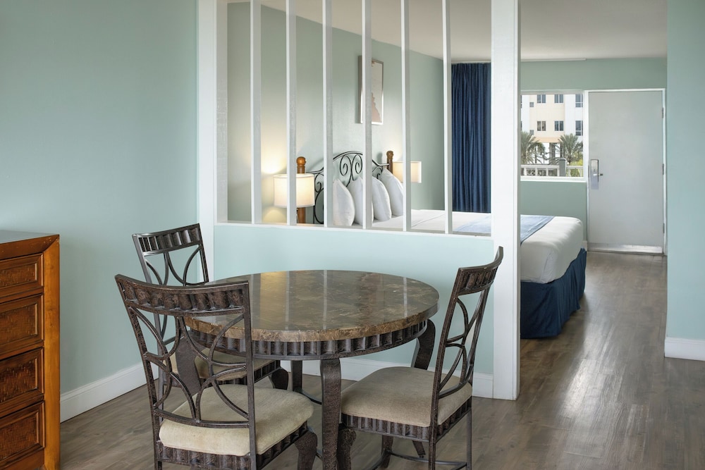 Beachview Inn Clearwater Beach 48/60