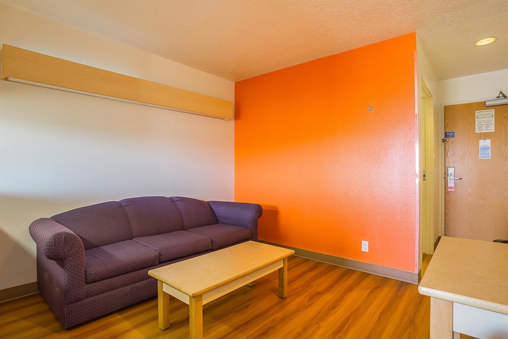 Motel6 Bernalillo, NM 47/62