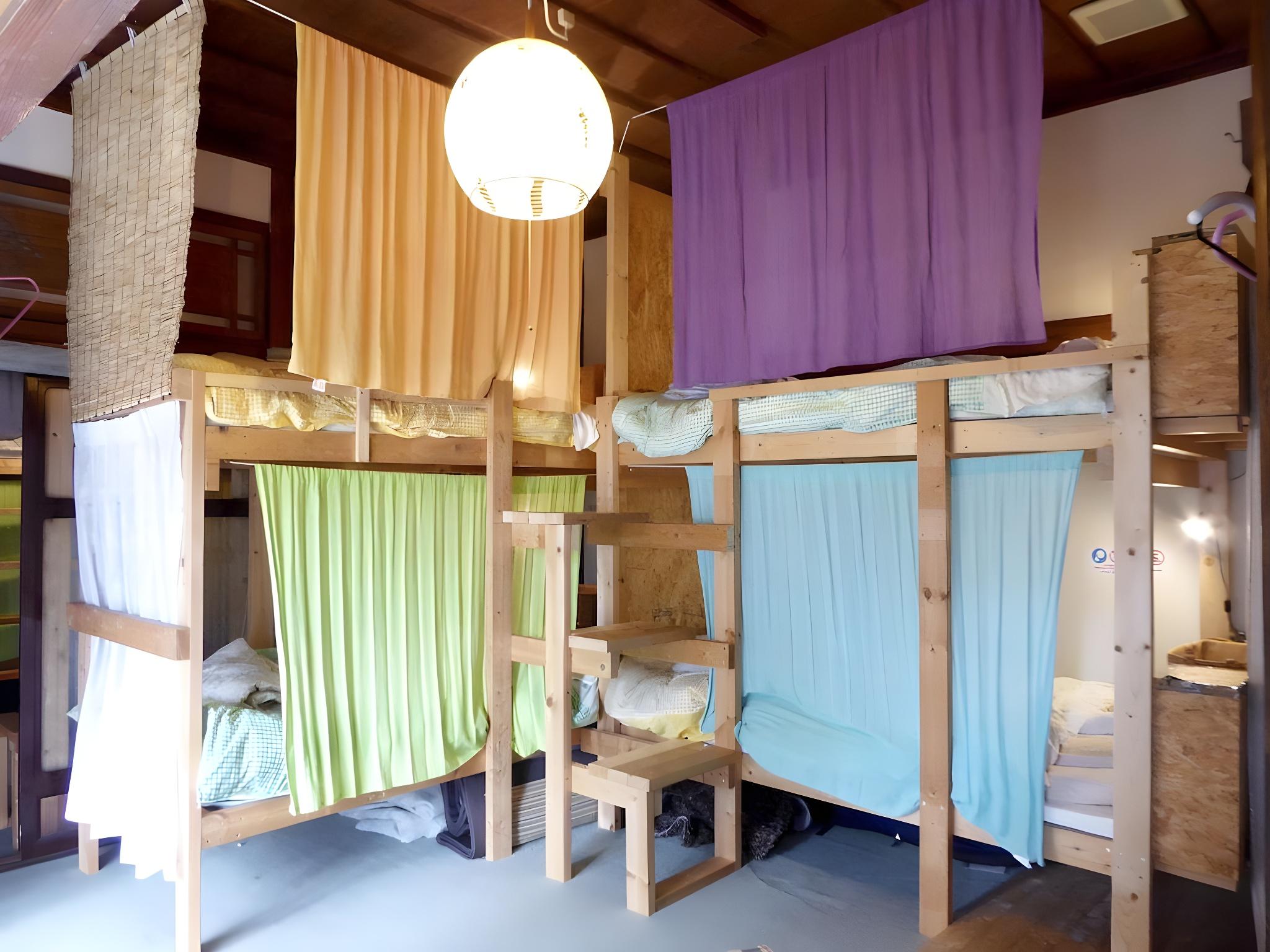 MIXED DORM, BASIC