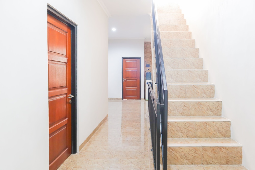 OYO 1519 Axl Residence 17/42