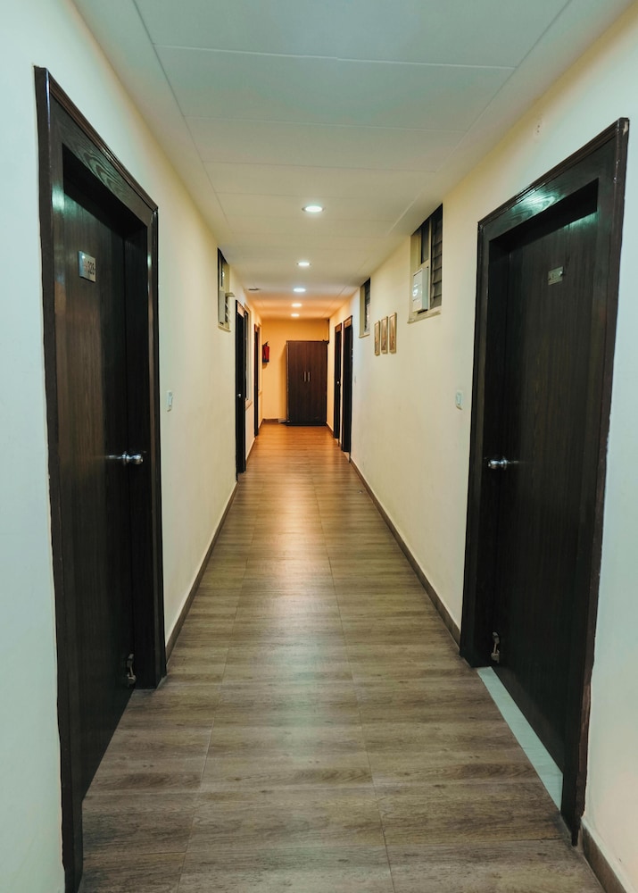 Hotel Sahu 4/49
