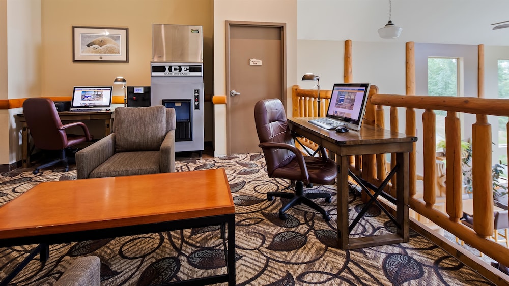Best Western Plus Valemount Inn & Suites 37/65